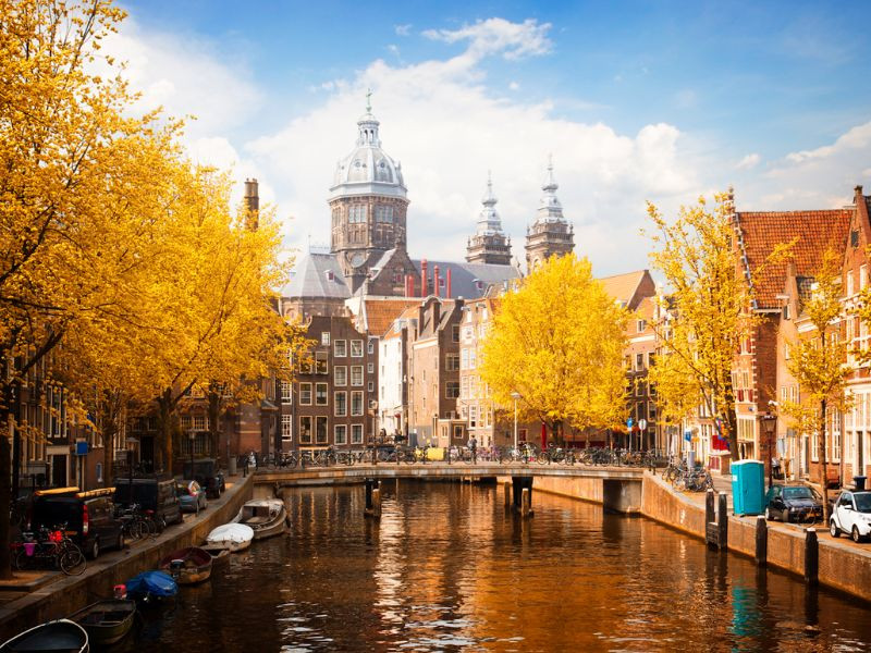 Amsterdam mùa thu với tấm áo vàng rực rỡ Amsterdam mùa thu với tấm áo vàng rực rỡ