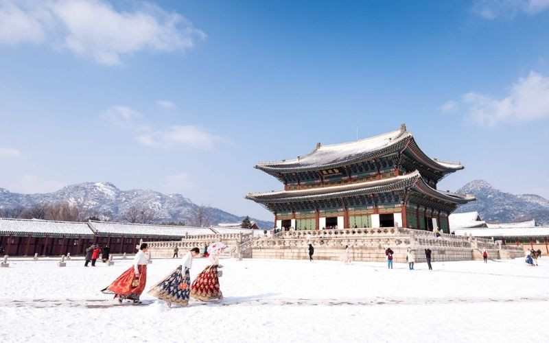 Du lịch Hàn Quốc tháng 1 bao phủ bởi lớp tuyết trắng xóa dày đặc