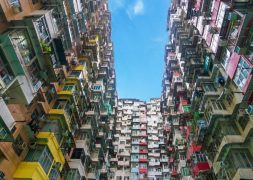 Monster Building - Khám phá “mê cung” đô thị của xứ Cảng
