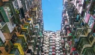 Monster Building - Khám phá “mê cung” đô thị của xứ Cảng